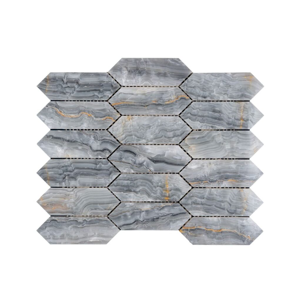Детайл от мозайка PRISM Grey Onyx с естествени сиви жилки и фини златисти акценти